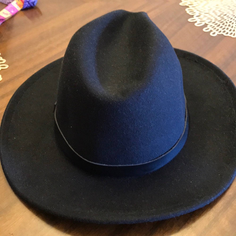 Black Fedora - Picture 3 of 5